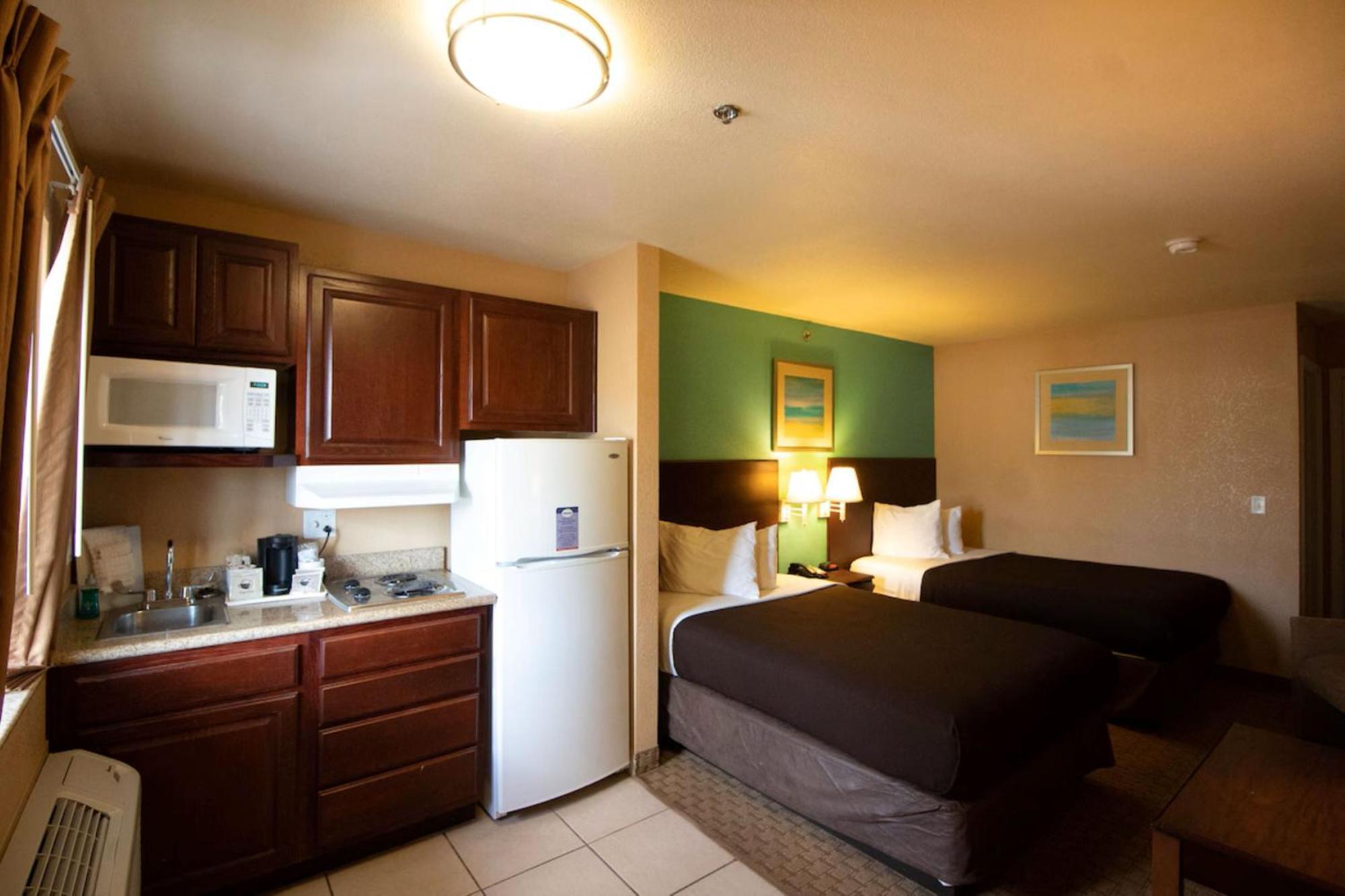 ซับเบิร์บบัน เอ็กซเทนเดด สเตย์ โฮเต็ล Hotel อลาโมกอร์โด ภายนอก รูปภาพ
