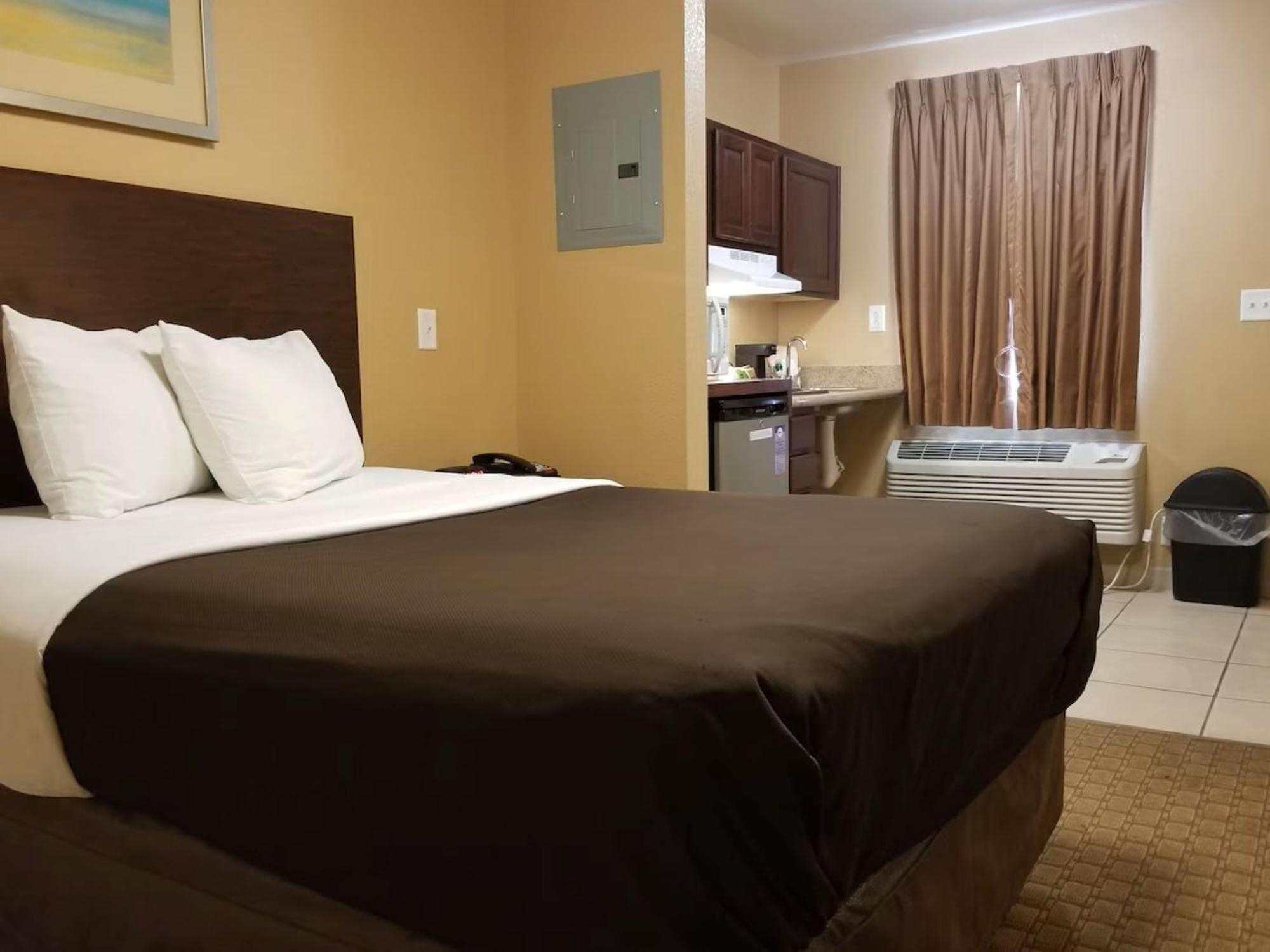 ซับเบิร์บบัน เอ็กซเทนเดด สเตย์ โฮเต็ล Hotel อลาโมกอร์โด ภายนอก รูปภาพ
