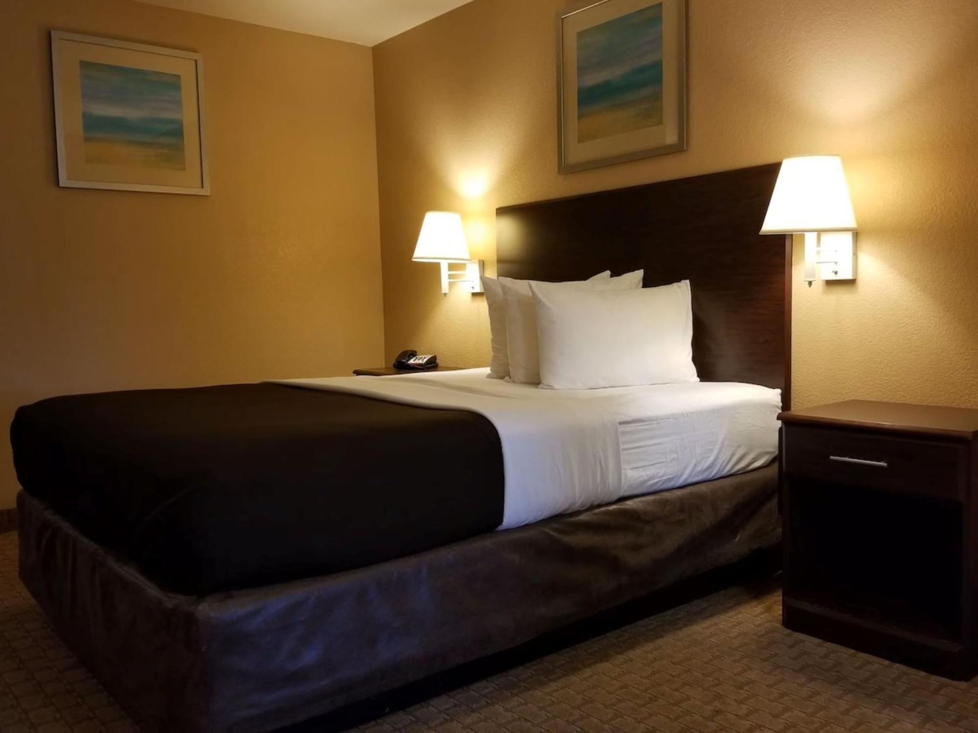 ซับเบิร์บบัน เอ็กซเทนเดด สเตย์ โฮเต็ล Hotel อลาโมกอร์โด ภายนอก รูปภาพ